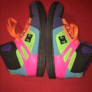 Dc skate shoes women’s colorful rainbow size 8